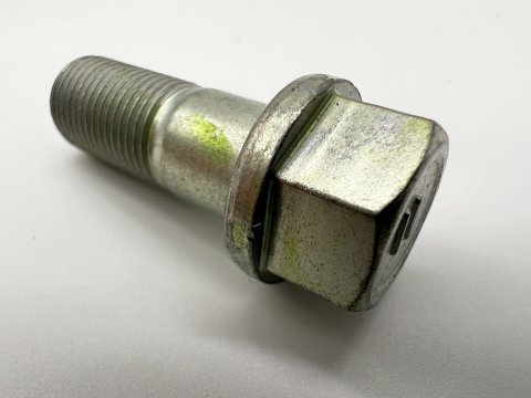 Boulon entre tulipe et arbre de transmission Ø11x27mm