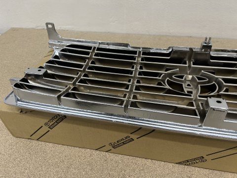 Calandre chrome Land Cruiser HDJ80 24S 1994-1996