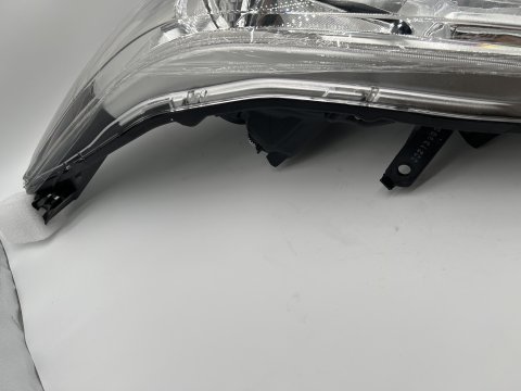 Optique avant gauche réglage électrique halogène Toyota Hilux Revo 2016-2018