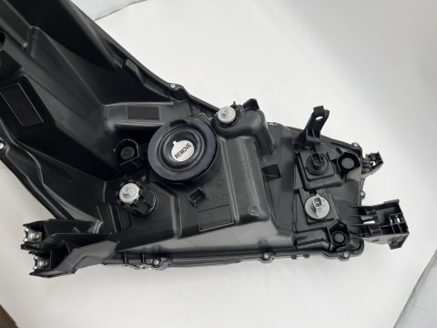 Optique avant gauche réglage électrique halogène Toyota Hilux Revo 2016-2018