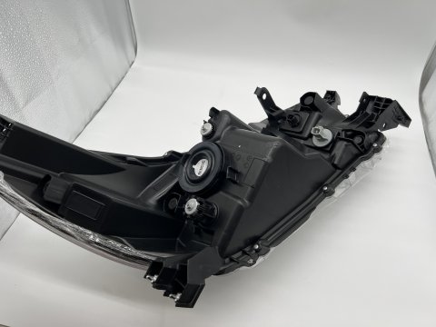 Optique avant gauche réglage manuel halogène Toyota Hilux Revo 2016-2018