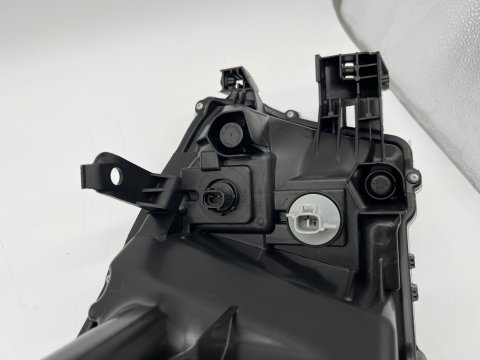 Optique avant gauche réglage manuel halogène Toyota Hilux Revo 2016-2018