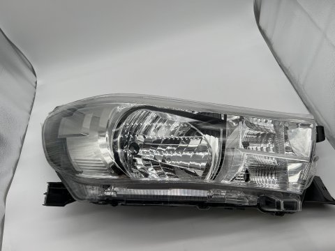 Optique avant droit réglage manuel halogène Toyota Hilux Revo 2016-2018