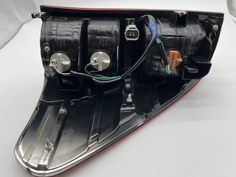 Feu arrière gauche Hilux Revo 2016+