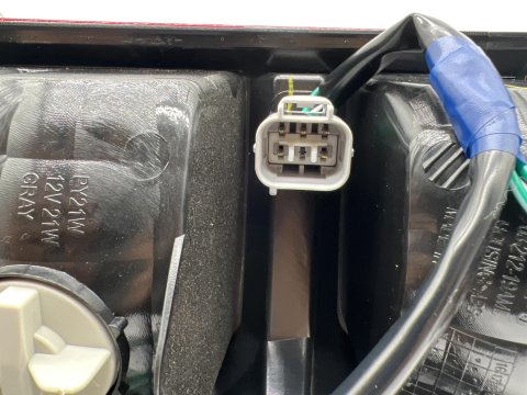Feu arrière gauche Hilux Revo 2016+