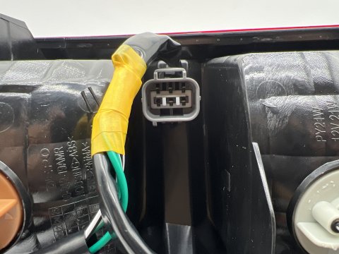 Feu arrière droit Hilux Revo 2016+