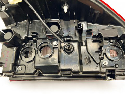 Feu arrière droit led Toyota Hilux Revo de 08-2021+