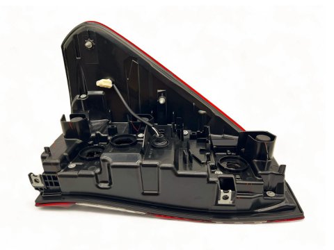 Feu arrière droit led Toyota Hilux Revo de 08-2021+