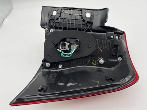 Feu arrière gauche aile Led Toyota VDJ200 2008-2012