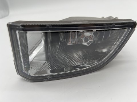 ANTIBROUILLARD AVG RAV4 2001-2002