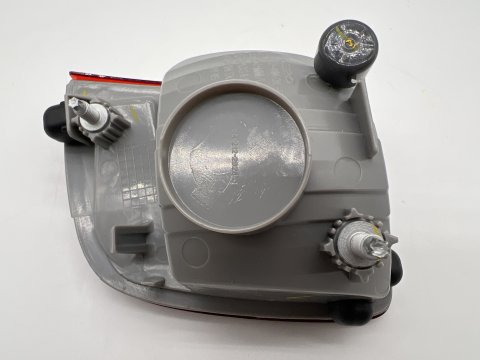 Feu antibrouillard arrière gauche Toyota VDJ200 08-12