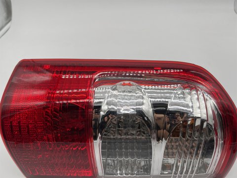 Feux multifonction arrière gauche Nissan Patrol GR Y61 97-05