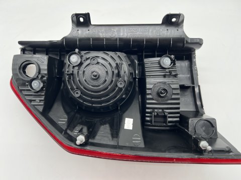 Feu aile arrière droit Mitsubishi Pajero III - Version européenne