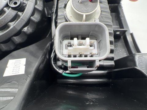 Feu aile arrière droit multifonction Mitsubishi Pajero III