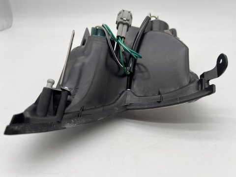 Clignotant veilleuse avant gauche Nissan Patrol GR Y61 98-02