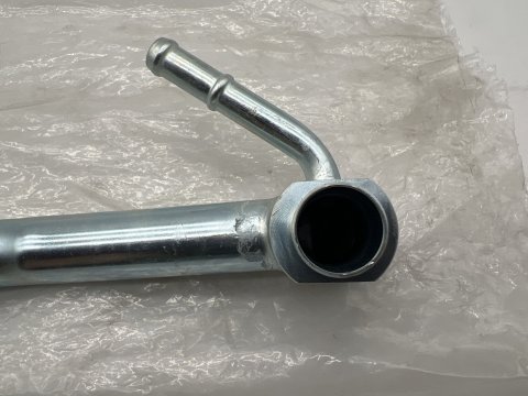 Durite métallique sur bloc moteur liquide refroidissement HDJ80 HDJ100