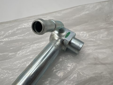 Durite métallique sur bloc moteur liquide refroidissement HDJ80 HDJ100