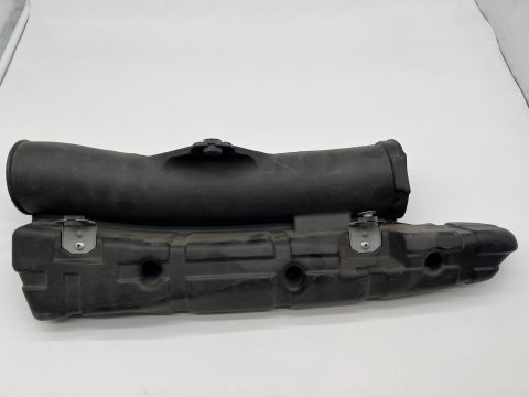 Conduite plastique aile AVD admission air vers filtre HDJ100