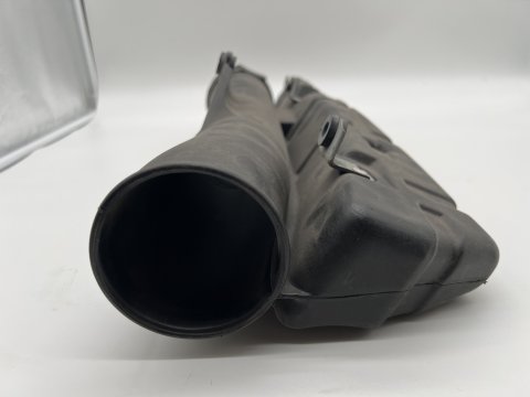 Conduite plastique aile AVD admission air vers filtre HDJ100