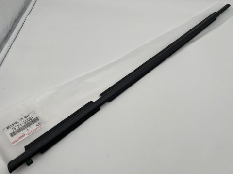 Moulure lèche vitre extérieur porte arrière droite KDJ120