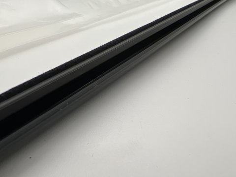 Moulure lèche vitre extérieur porte avant gauche HDJ100