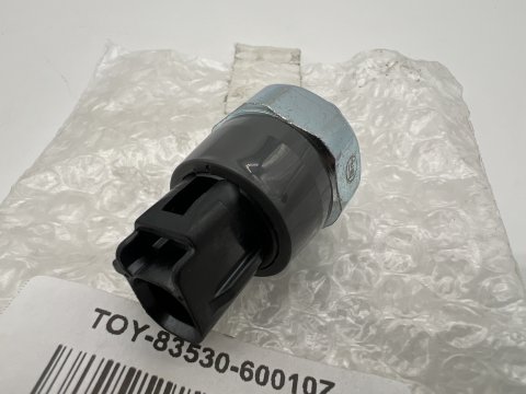 Sonde de pression huile Land Cruiser KDJ9 KDJ12 et Hilux Vigo
