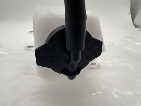 Vase d'expansion liquide de refroidissement HZJ7