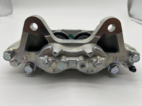 Etrier de frein avant droit Pajero 4