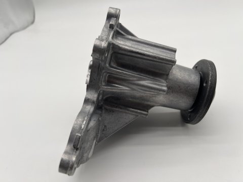 Pompe à eau Navara D40 D22 et Pathfinder 2.5 DCi avant 2010