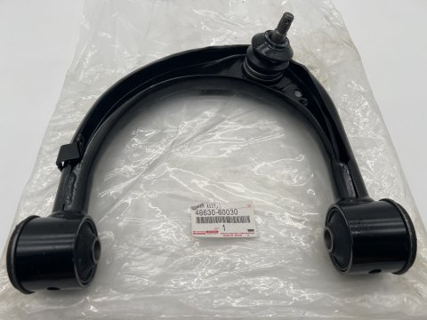 Triangle de suspension supérieur avant gauche VDJ200