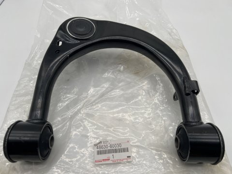 Triangle de suspension supérieur avant gauche VDJ200