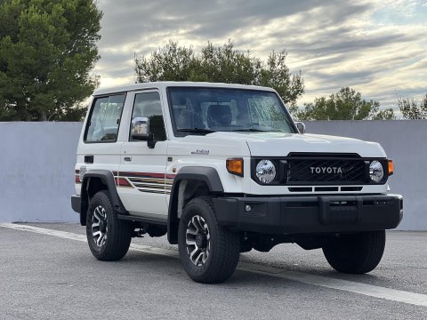 Toyota Land Cruiser 2025 GRJ71 V6 4.0L 228cv 40ème anniversaire
