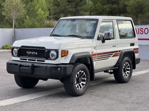 Toyota Land Cruiser 2025 GRJ71 V6 4.0L 228cv 40ème anniversaire