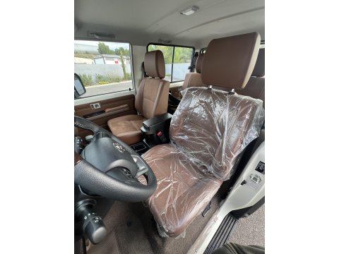 Toyota Land Cruiser 2025 GRJ71 V6 4.0L 228cv 40ème anniversaire