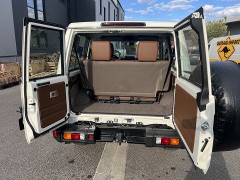 Toyota Land Cruiser 2025 GRJ71 V6 4.0L 228cv 40ème anniversaire
