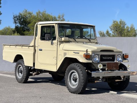 Toyota Land Cruiser FJ45 4.2L 135ch de 1983