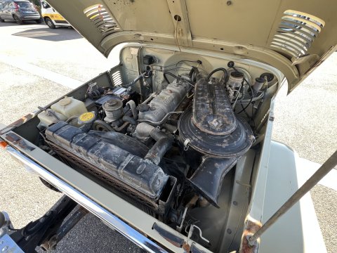 Toyota Land Cruiser FJ45 4.2L 135ch de 1983
