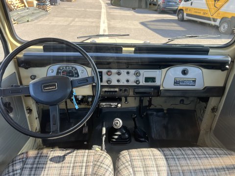 Toyota Land Cruiser FJ45 4.2L 135ch de 1983