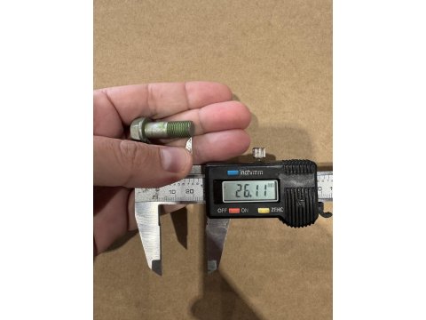 Boulon entre tulipe et arbre de transmission Ø10x26mm