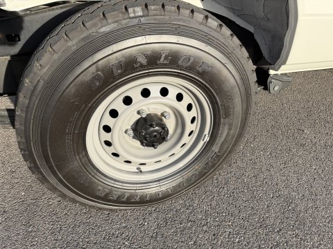 TOYOTA GRJ78 BVM BLANC INTERIEUR GRIS