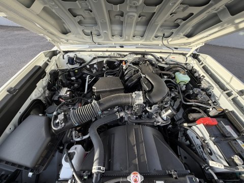 TOYOTA GRJ78 BVM BLANC INTERIEUR GRIS