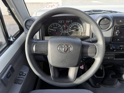 TOYOTA GRJ78 BVM BLANC INTERIEUR GRIS