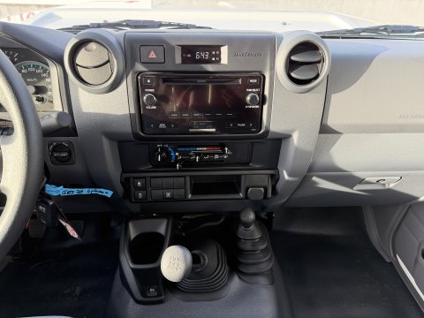 TOYOTA GRJ78 BVM BLANC INTERIEUR GRIS
