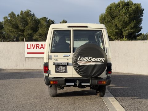 TOYOTA GRJ78 BVM BLANC INTERIEUR GRIS