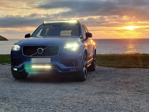 Kit support de toit Lazer Volvo XC90 (2015+) avec longerons - Hauteur 73 mm