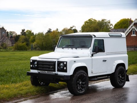 Kit intégration de toit Lazer Land Rover Defender (<2016) - Supports 67mm Linear-48 / Triple-R 28