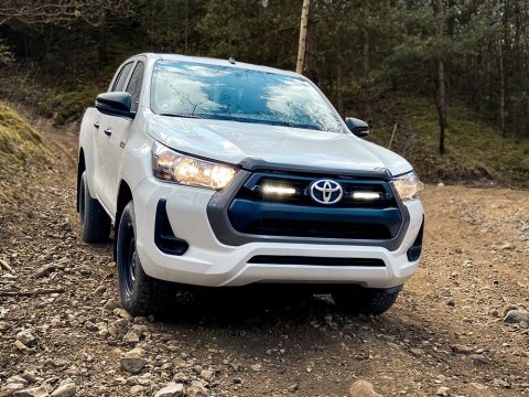 Kit intégration calandre Lazer Toyota Hilux (Active Icon and Invincible Models) (2021+) -Linear-6