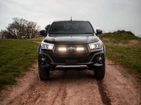 Kit intégration calandre Lazer Triple-R pour Toyota Hilux Revo 2019-2020
