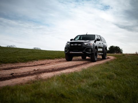 Kit intégration calandre Lazer Triple-R pour Toyota Hilux Revo 2019-2020