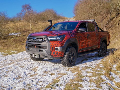 Kit intégration calandre Lazer Triple-R Elite Hilux Revo Invincible 2021+
